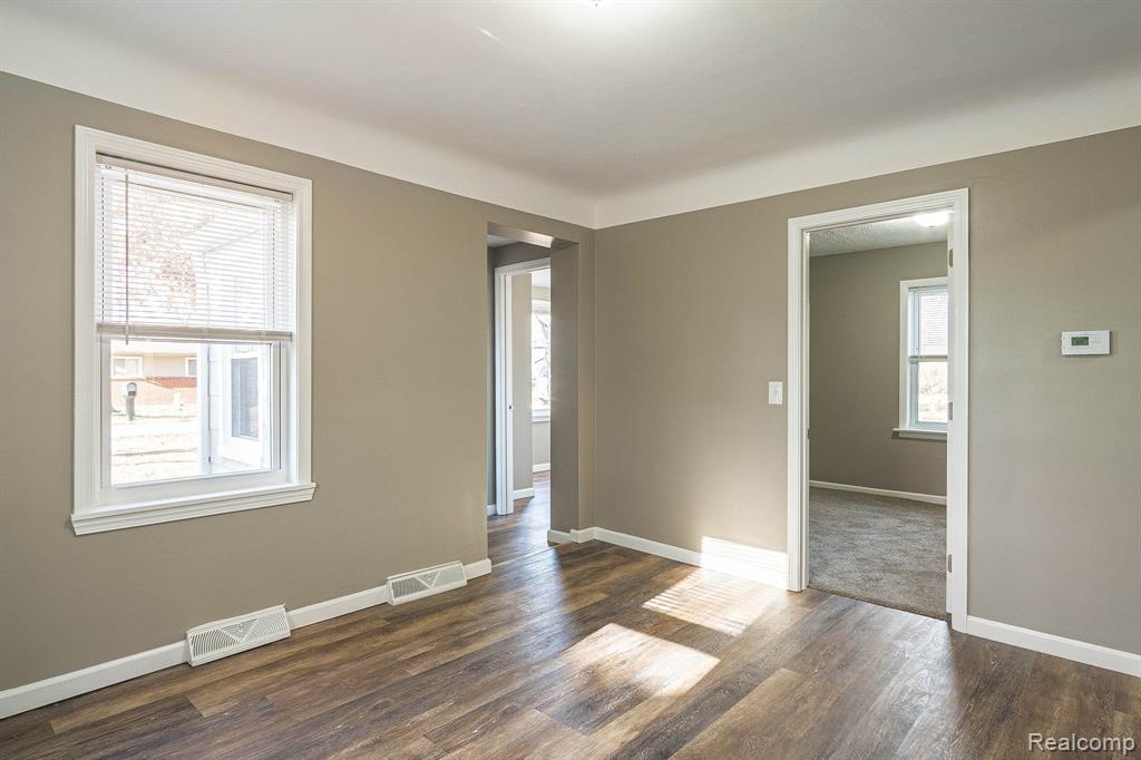 5604 BLACKMOOR Street, Commerce Twp, MI 48382 — Photo 11