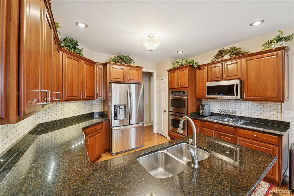 7647 Tipperary Trail, Fenton, MI 48430 — Photo 15