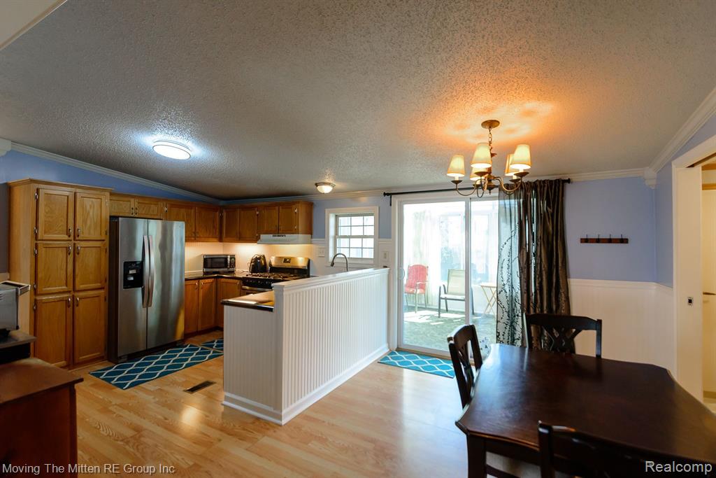 42 N BIGGS Street, Belleville, MI 48111 — Photo 6