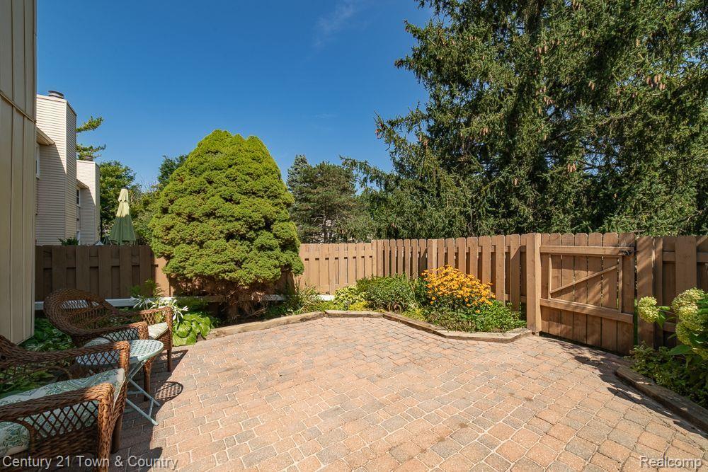 5395 BREEZE HILL, Troy, MI 48098 — Photo 41