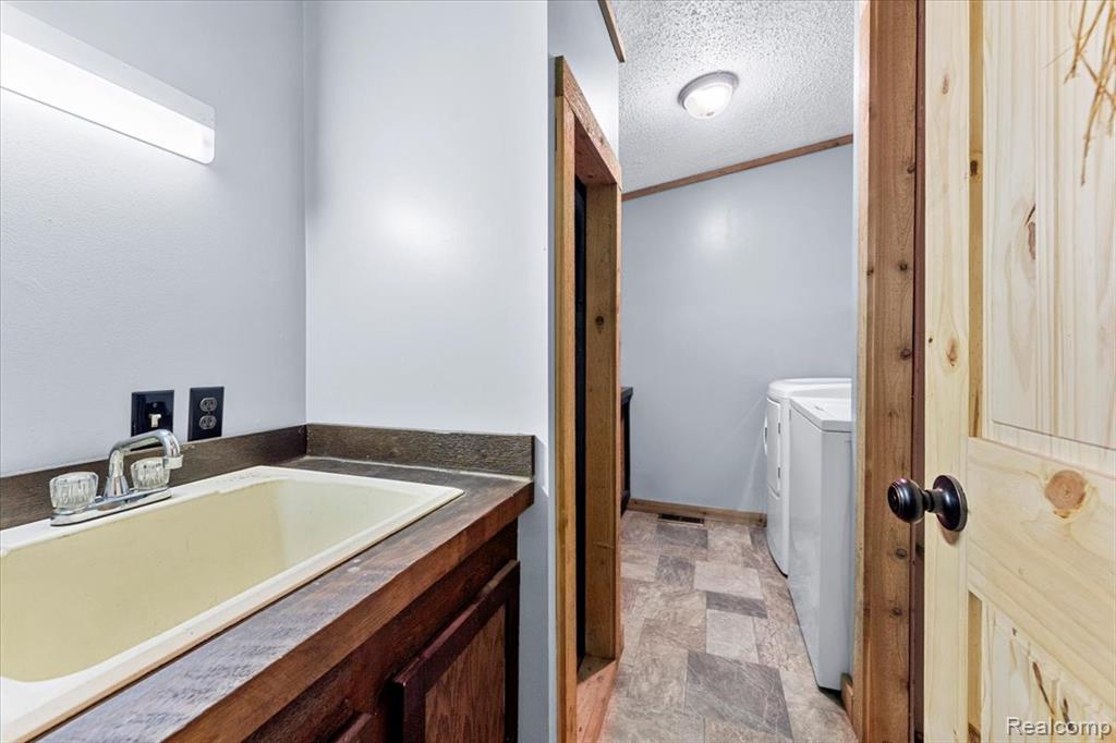 6411 W Newburg Road, Carleton, MI 48117 — Photo 26