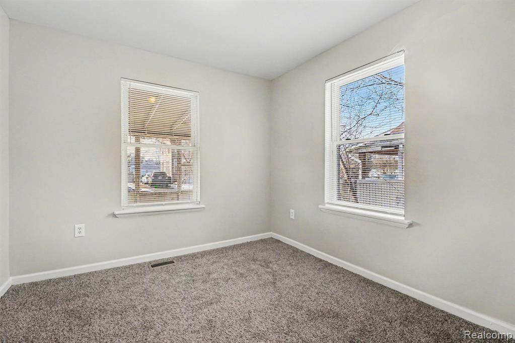 40 W Strathmore Avenue, Pontiac, MI 48340 — Photo 10