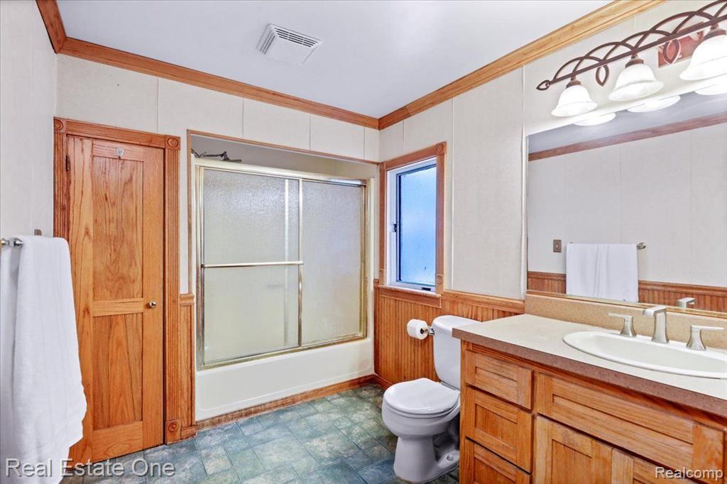 936 RIDGE Road, Lake Orion, MI 48362 — Photo 28