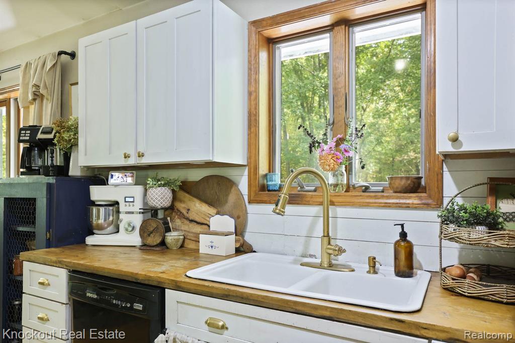 7553 BRAY Road, Vassar, MI 48768 — Photo 17