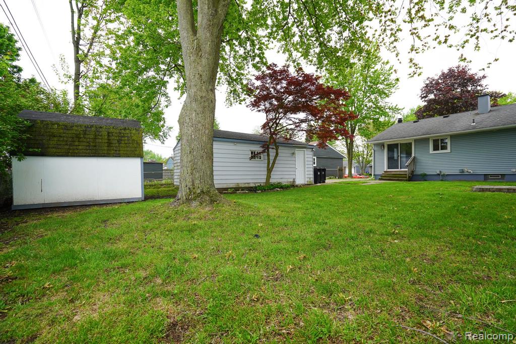 598 COVINGTON Street, South Lyon, MI 48178 — Photo 10