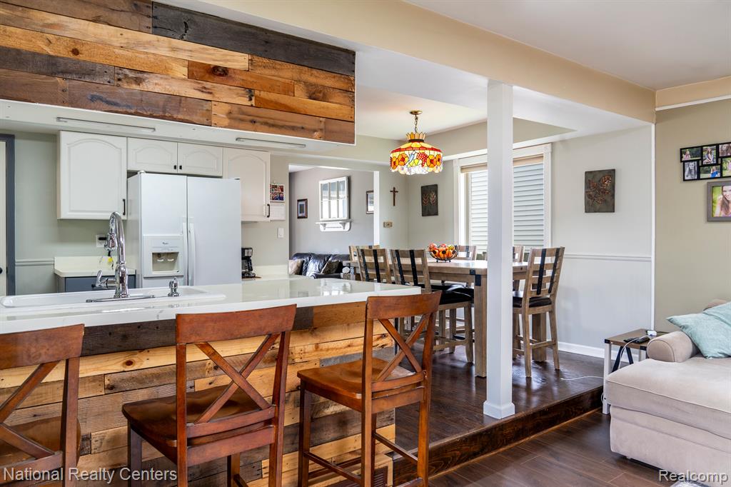 42438 SOMERSET Court, Canton, MI 48187 — Photo 10