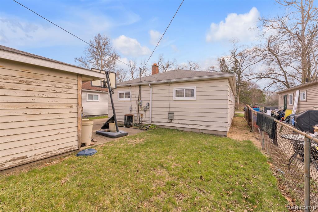 6571 N Highland Street, Dearborn Heights, MI 48127 — Photo 24