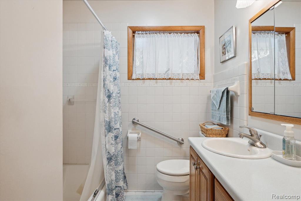 310 TAYLOR Lane, Chelsea, MI 48118 — Photo 24