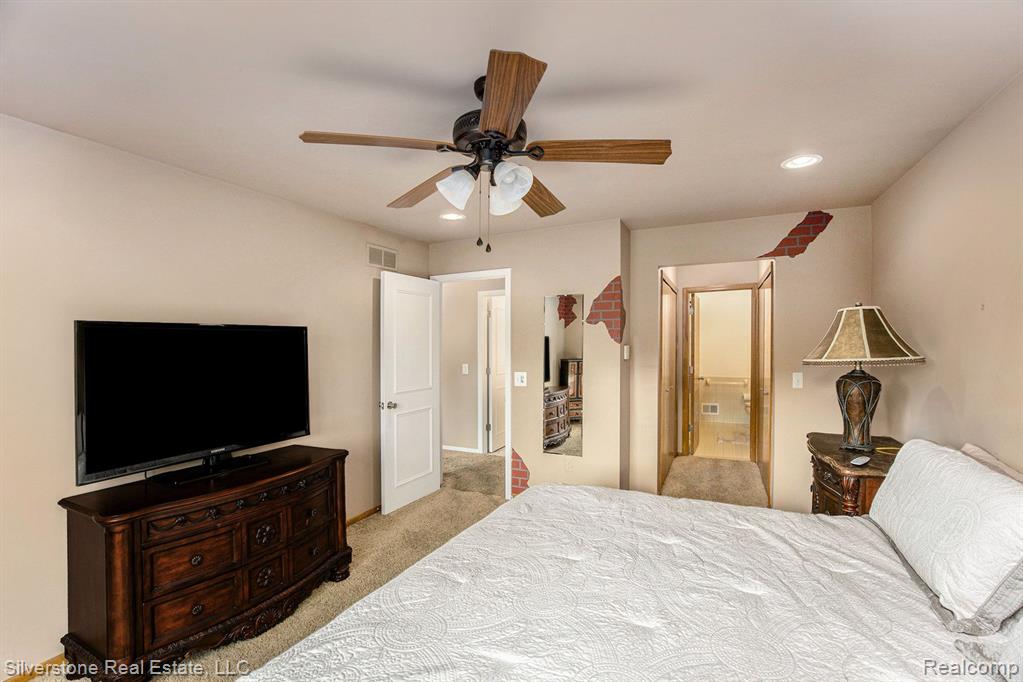 48830 WINDMILL Circle W, Macomb, MI 48044 — Photo 18