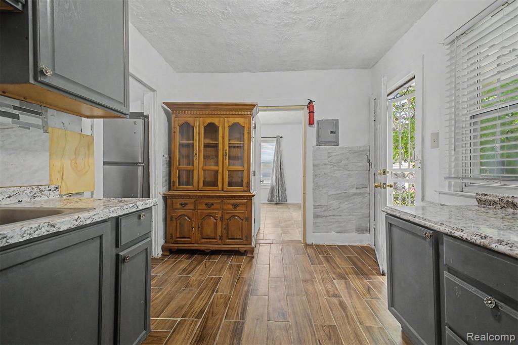 6539 Greenview Avenue, Detroit, MI 48228 — Photo 11
