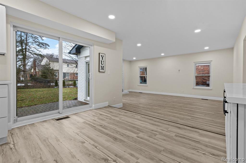 7451 ADMIRALTY Drive, Canton, MI 48187 — Photo 14