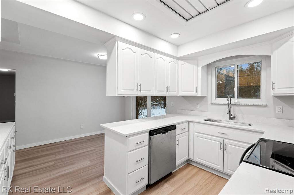 5558 Meadow Lane, Shelby Twp, MI 48316 — Photo 13