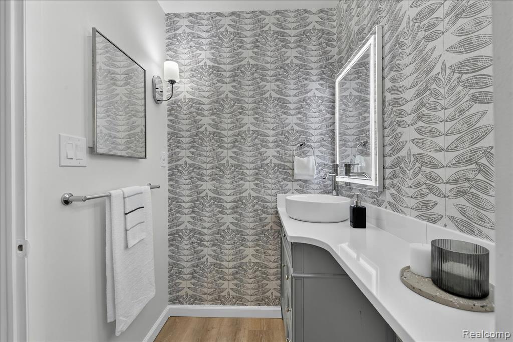 8127 Colony Drive, 21, Grosse Ile, MI 48138 — Photo 31