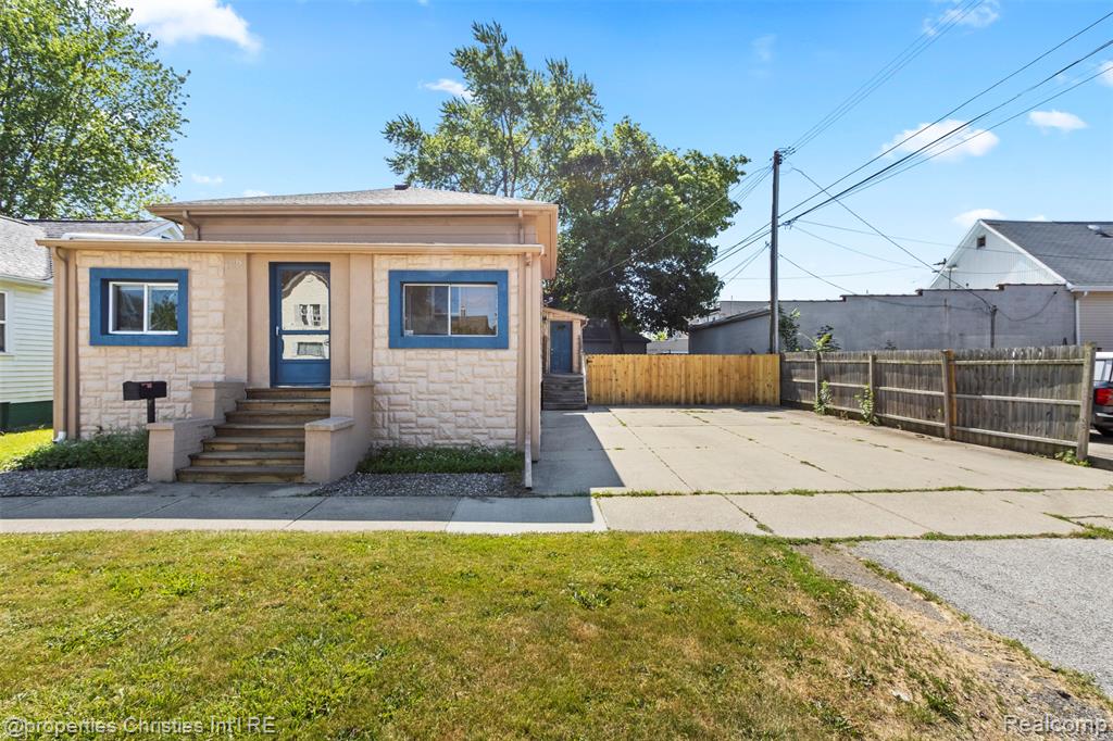 128 N Mary Street, Marine, MI — Photo 2