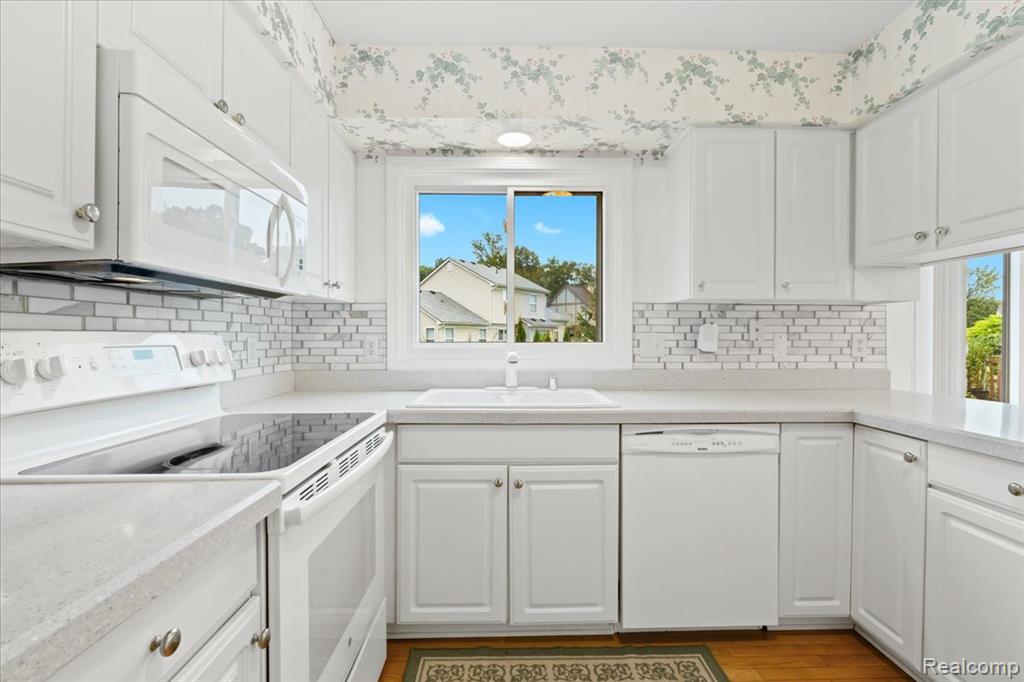 5747 Glen Creek Court, Ann Arbor, MI 48108 — Photo 14