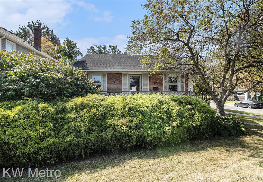 719 W 12 Mile Road, Royal Oak, MI 48073 — front exterior