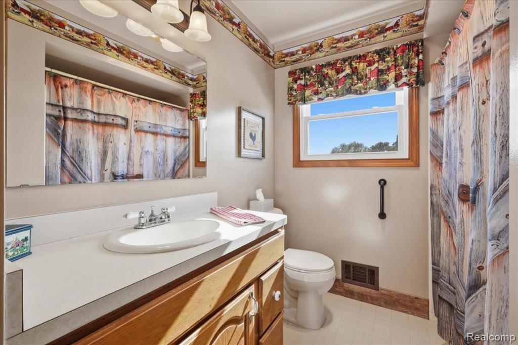7868 Big Hand Road, Columbus, MI — Photo 85