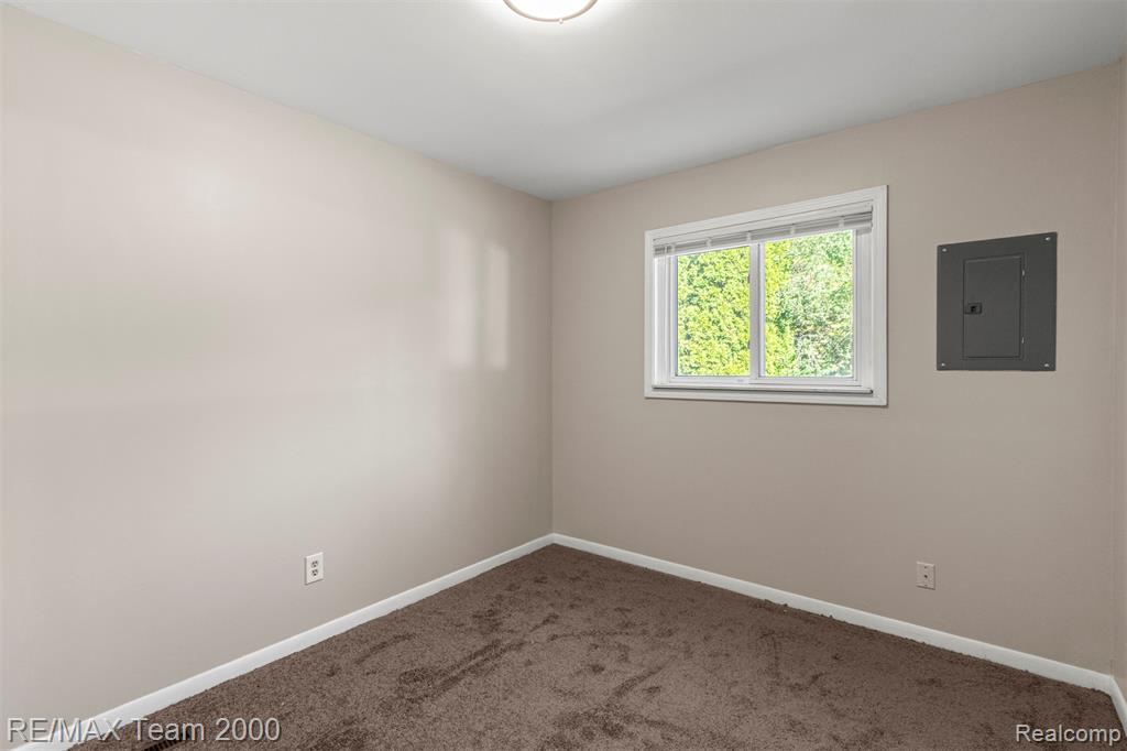 4479 Kingston Street, Dearborn Heights, MI 48125 — Photo 16