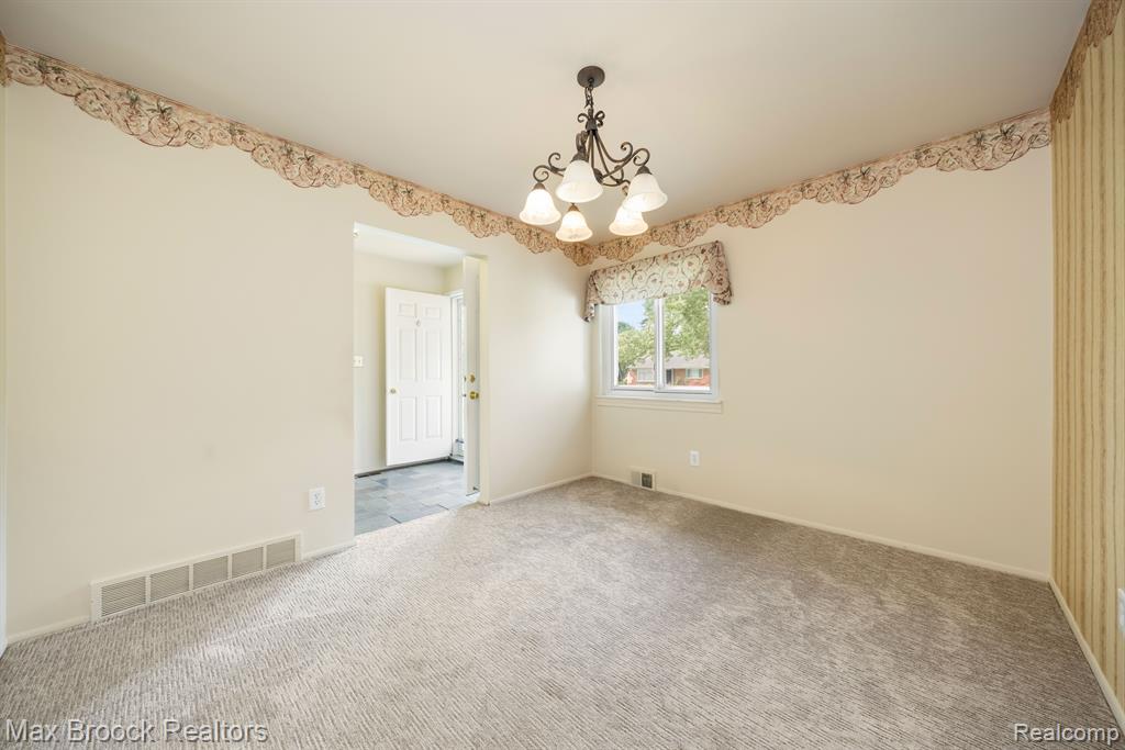 4025 Auburn Drive, Royal Oak, MI 48073 — Photo 8