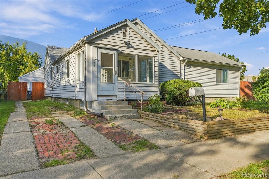 751 E Hazelhurst Street, Ferndale, MI 48220