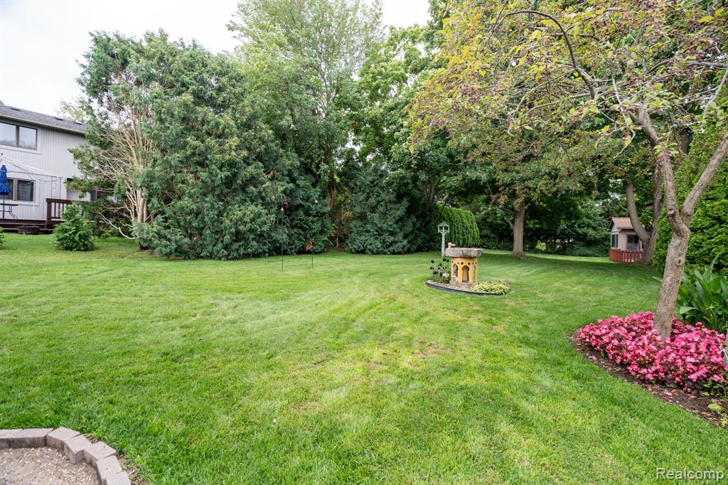8637 Brazos Court, White Lake, MI — Photo 41