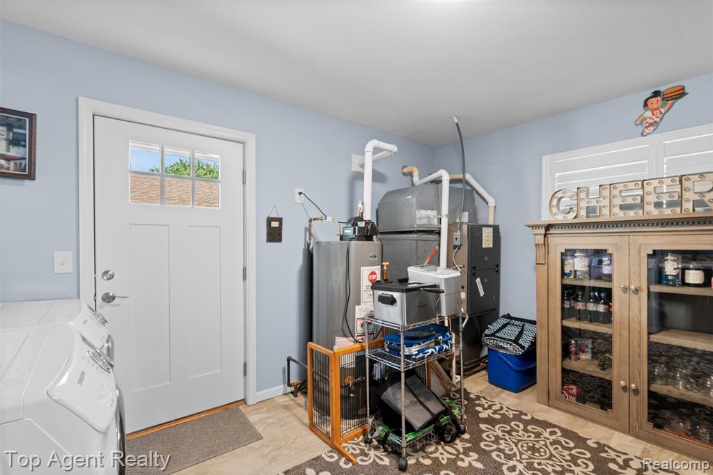 7910 ANCHOR BAY Drive, Clay, MI 48001 — Photo 33