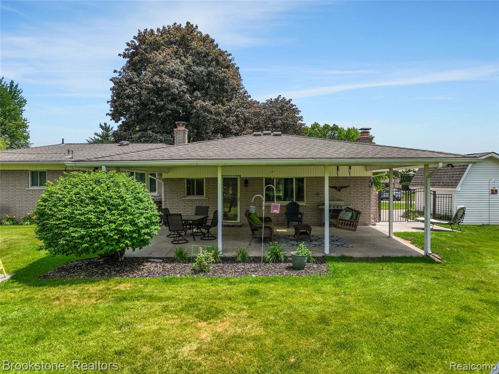 6042 Ravenswood Drive, Utica, MI 48316 — Photo 25
