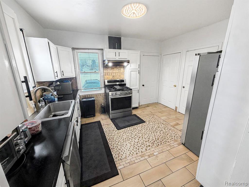 8805 Whitlock Avenue, Dearborn, MI 48126 — Photo 3