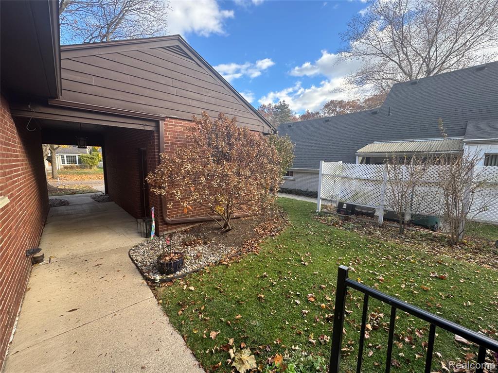 6 Danvers Lane, Dearborn, MI 48120 — Photo 7