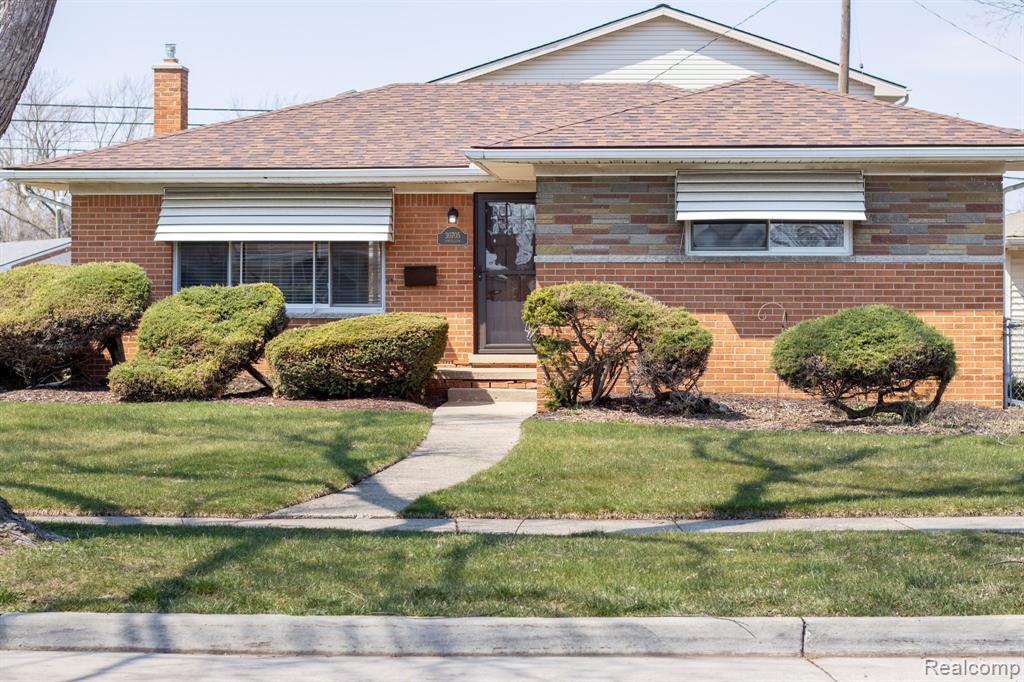 30705 Longfellow Avenue, Madison Heights, MI 48071 — Photo 43