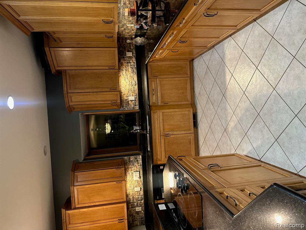 15347 Drysdale Street, Southgate, MI 48195 — Photo 11