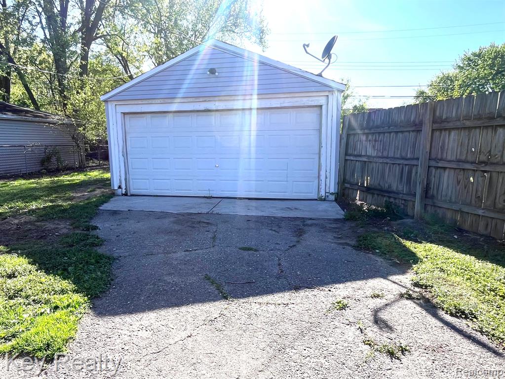 6466 BURR Street, Taylor, MI 48180 — Photo 10