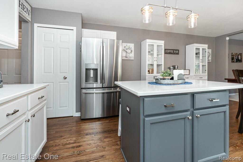 1043 Ridgeview Circle, Lake Orion, MI 48362 — Photo 16