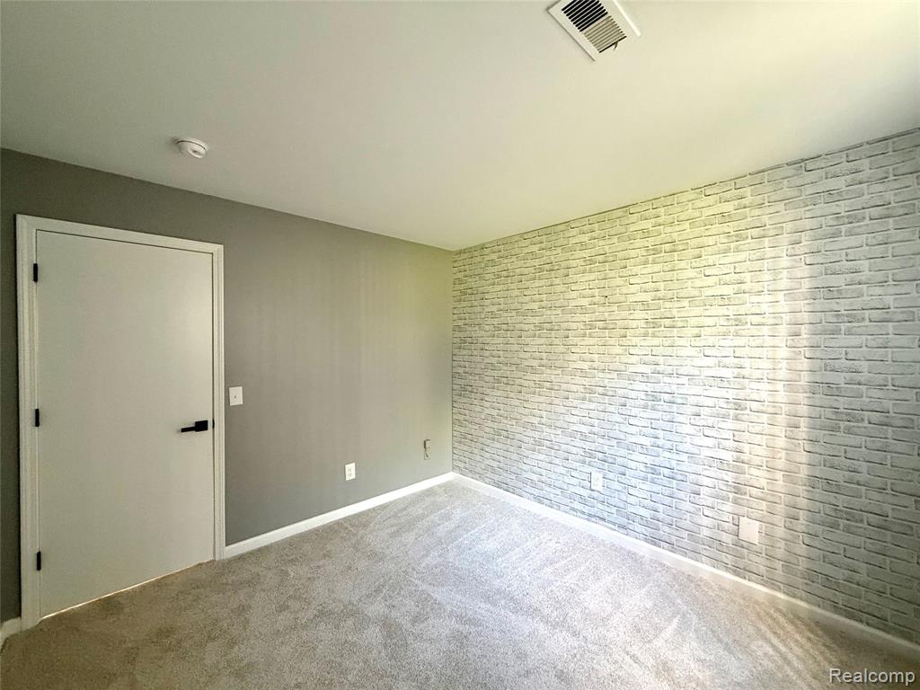 29870 W 12 Mile Road, 703, Farmington, MI 48334 — Photo 23