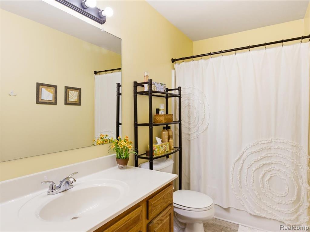 370 Independence Avenue, Marysville, MI 48040 — Photo 31