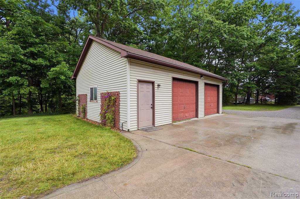 68345 Romeo Plank Road, Ray, MI — Photo 10