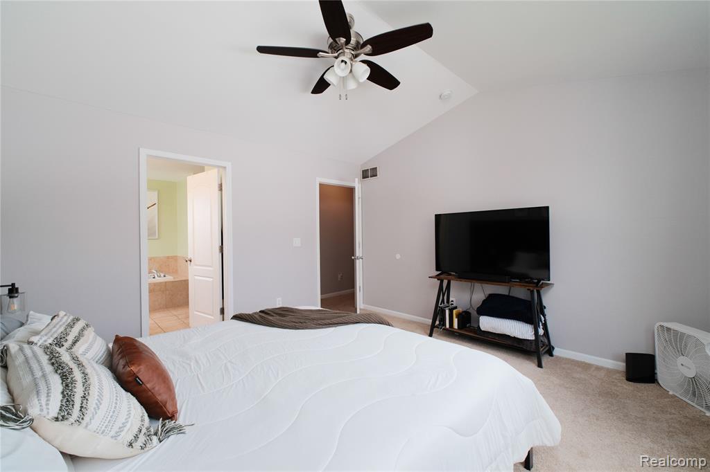 13863 Sherborn Court, Southgate, MI 48195 — Photo 30