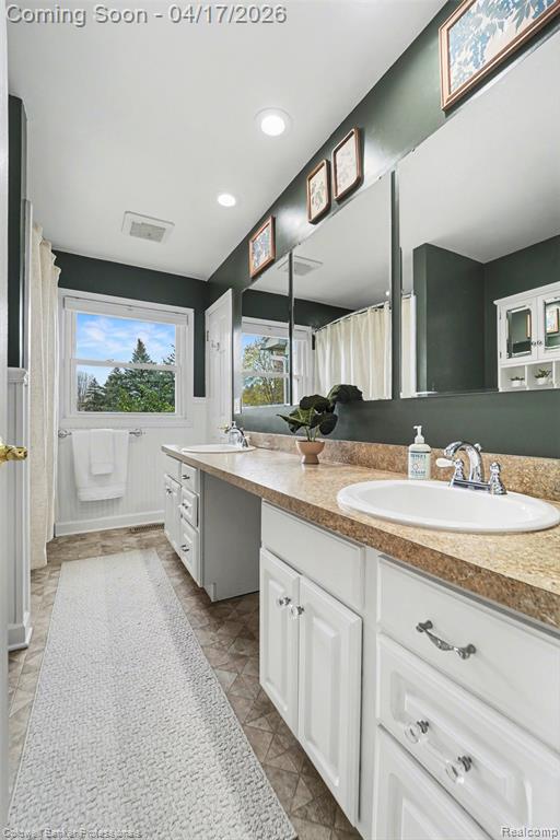 717 Sandstone Drive, Rochester Hills, MI 48309 — Photo 23
