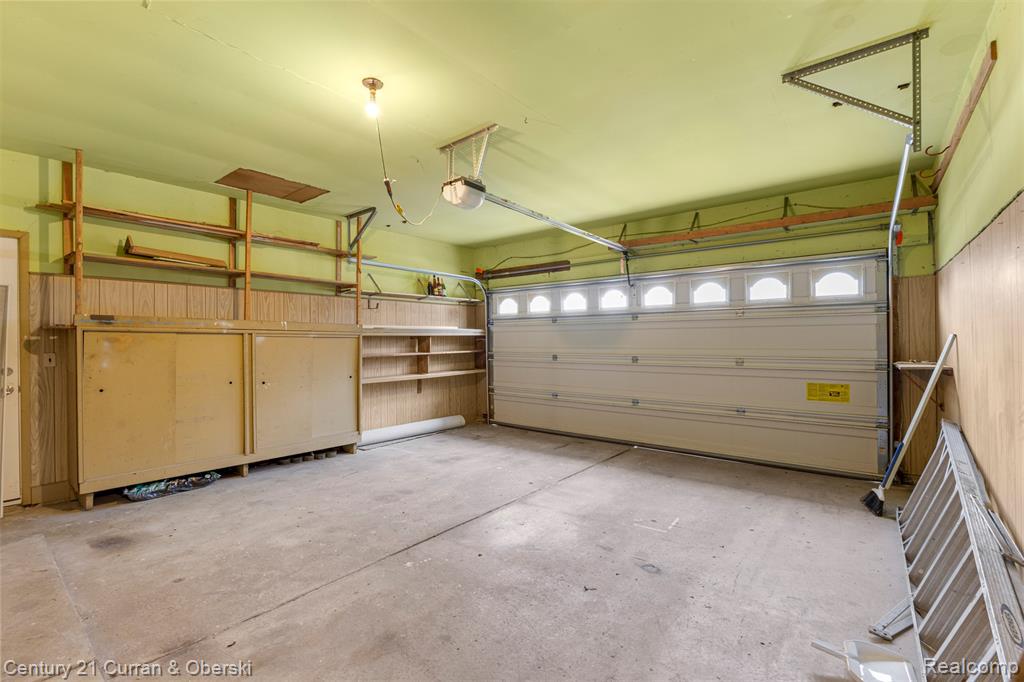12215 Manor Drive, Southgate, MI 48195 — Photo 25