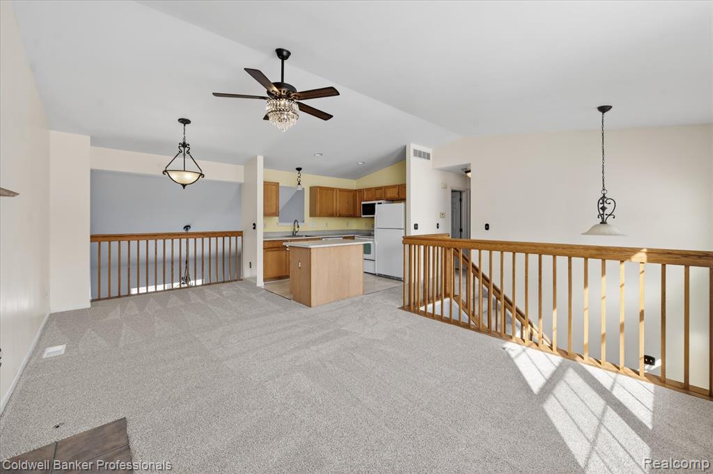 639 Andover Woods Drive, Fenton, MI 48430 — Photo 6
