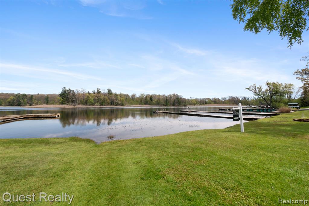4806 Harding Avenue, Clarkston, MI — Photo 2
