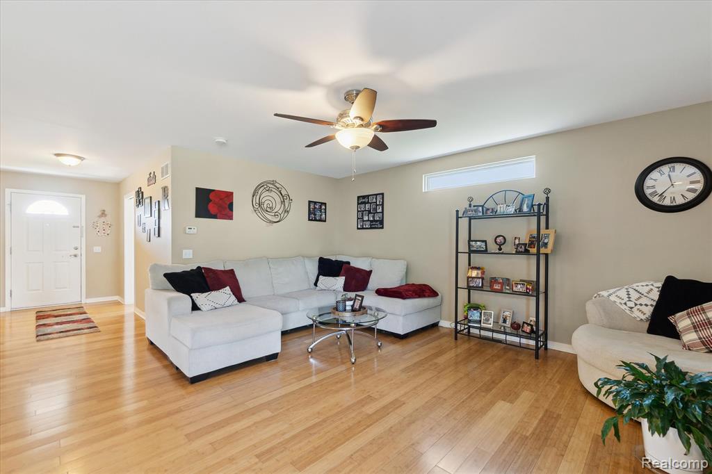 5332 Northwood Road, Grand Blanc, MI 48439 — Photo 9