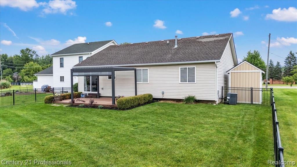 53611 County Line Road, New Baltimore, MI 48047 — Photo 3