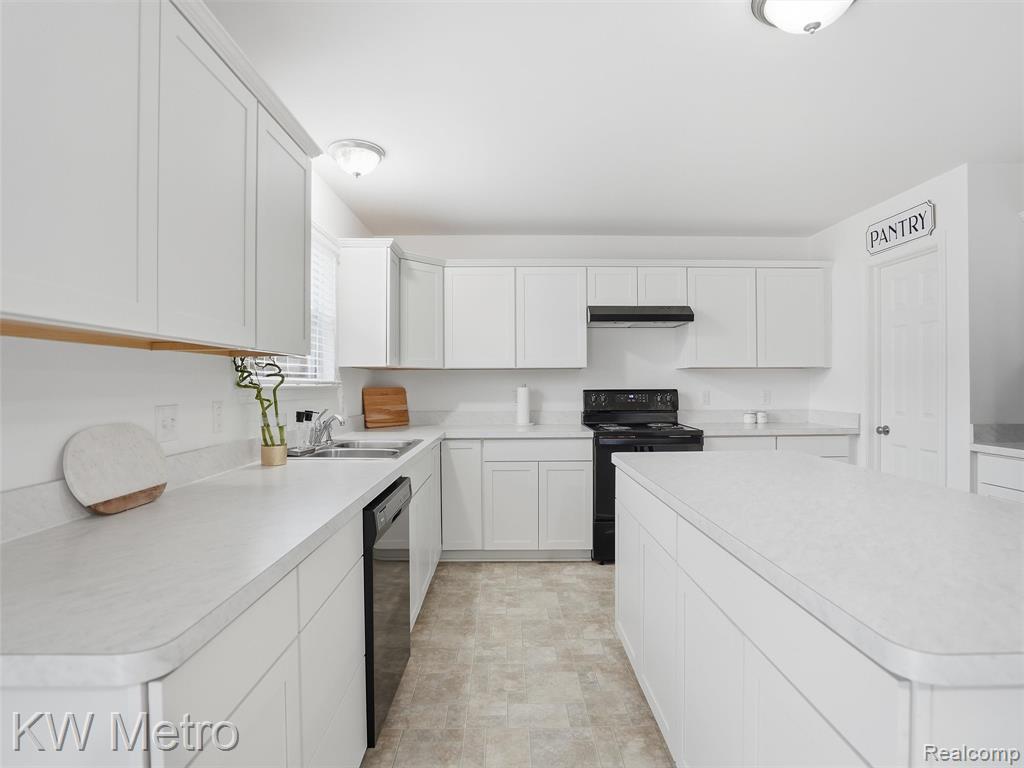 48672 Ivory Orchard Drive, Macomb, MI 48042 — Photo 13