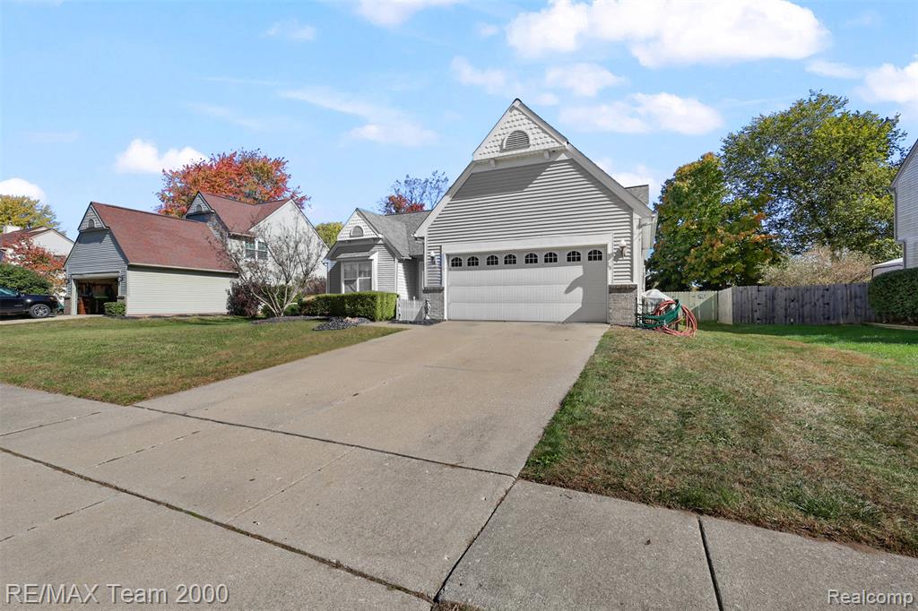 421 Light Tower Court, Belleville, MI 48111 — Photo 2
