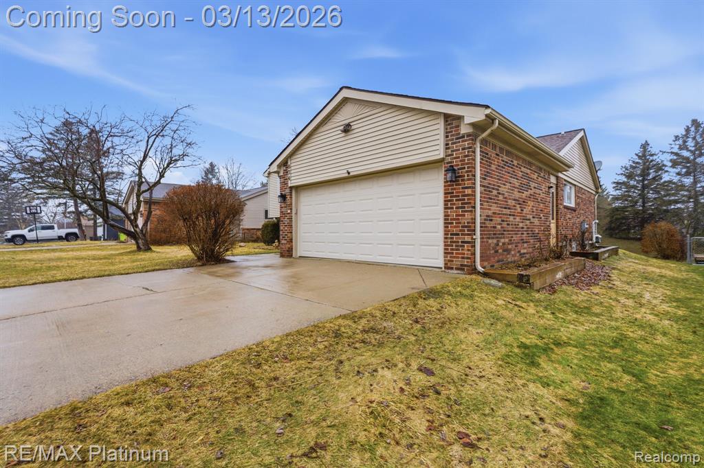 834 Abbey Lane, Milford, MI 48381 — Photo 34