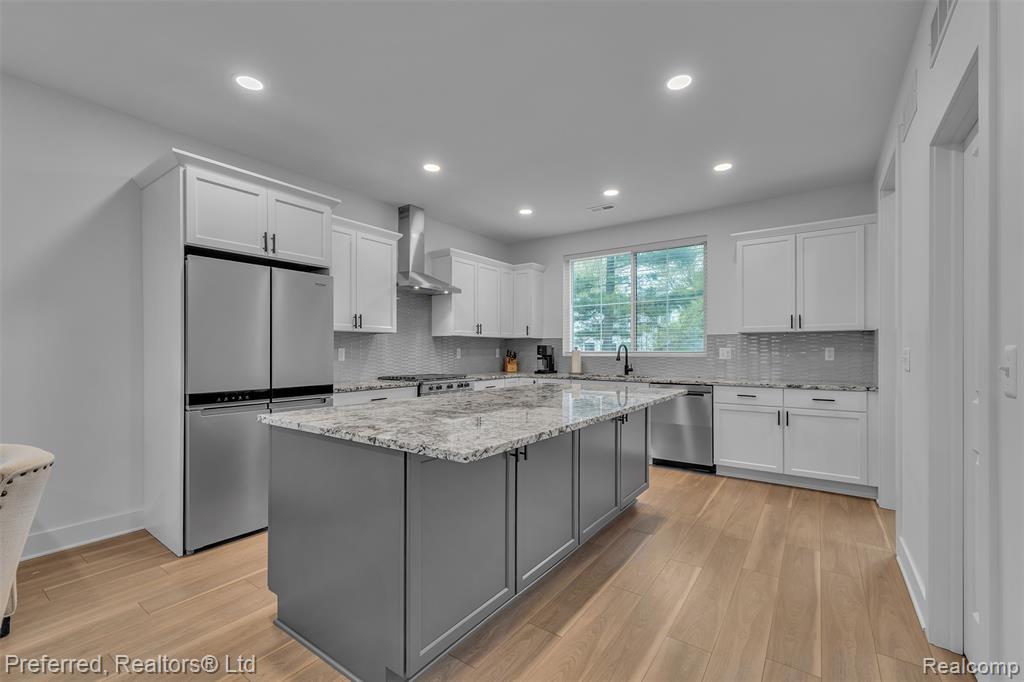 5264 Cooley Lake Road, Waterford, MI 48327 — Photo 16