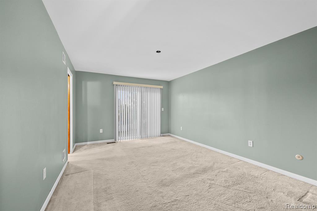 24435 BASHIAN Drive, Novi, MI — Photo 17