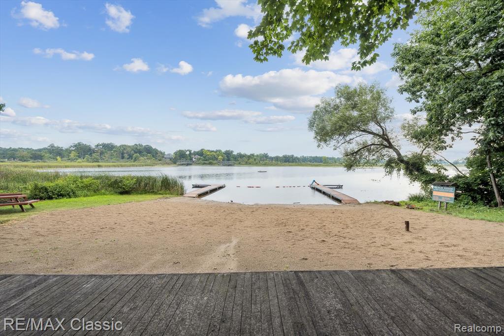 1561 Waters Edge Court, Wixom, MI 48393 — Photo 51