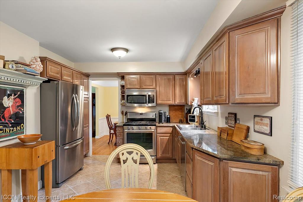 746 Birch Tree Lane, Rochester Hills, MI 48306 — Photo 25